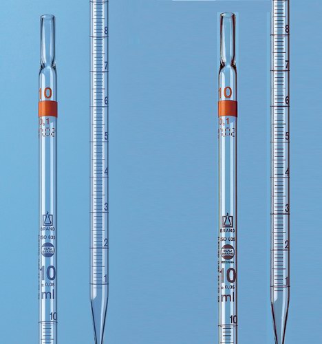 �̶���Һ�����M�����B(y��ng)��ExУ����5:0.1 ml