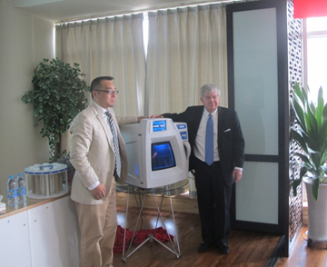 CEM��˾��(chu��ng)���ߡ�����Mike. Collins���D�ң����ల���Ä������D�󣩹�ͬ���_MARS6�����漆