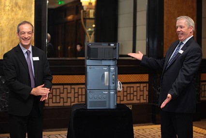 Brian Smith������Mike Harrington������ͬ��ACQUITY QDa�|�V�z�y����Ļ